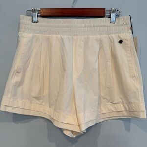 Calia Journey Collection High Rise Shorts Size M NWT